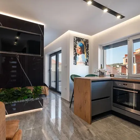 Aldo Apartment