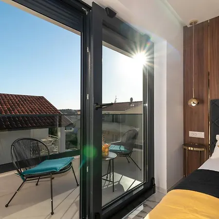 Aldo Apartment