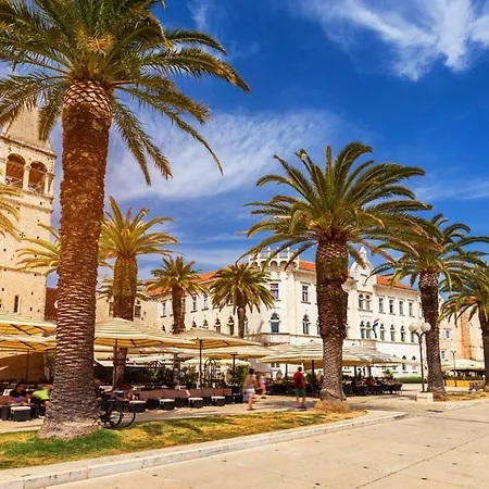 Apartment Aldo Trogir
