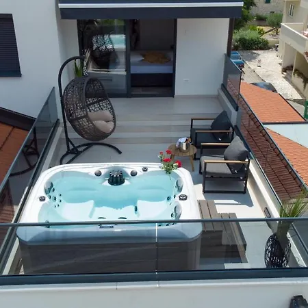Aldo Apartment