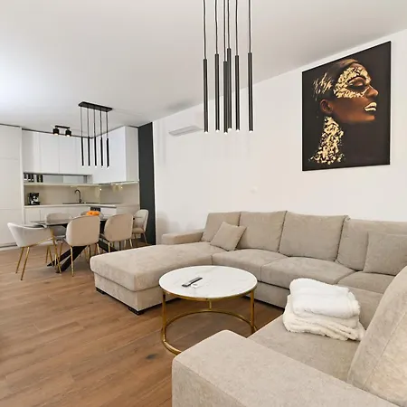Aldo Apartment *